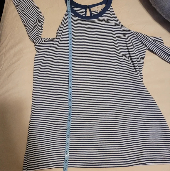 LOFT cold shoulder striped top size M - Picture 7 of 9